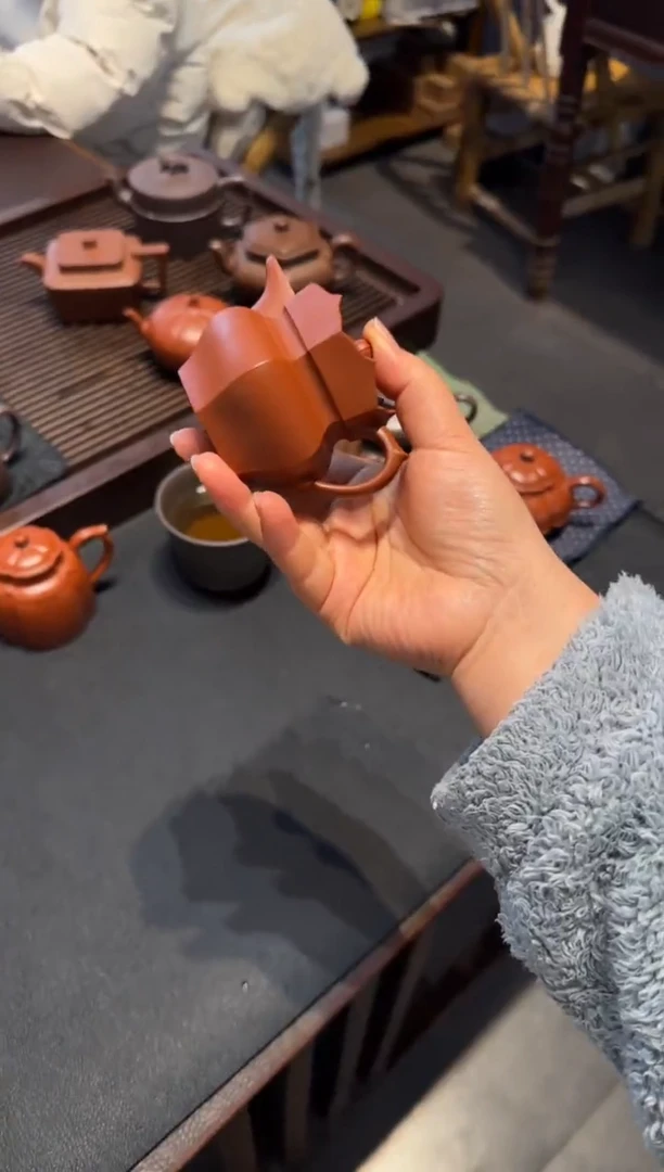 【闪购商品】紫砂茶壶朱泥小僧帽135CC