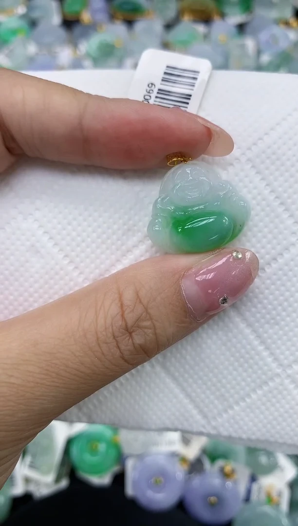 翡翠18K金镶嵌颈饰11111111111