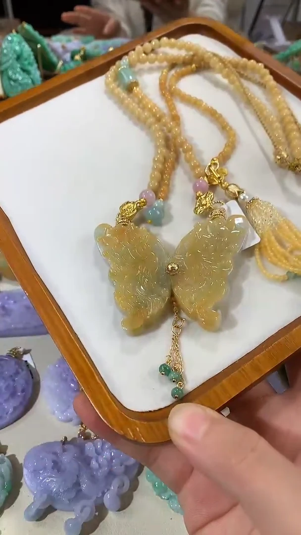 颈饰未镶嵌翡翠吊坠