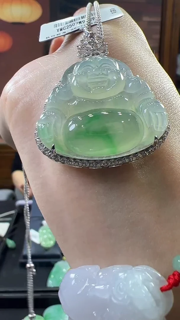18K金镶嵌挂件翡翠佛公