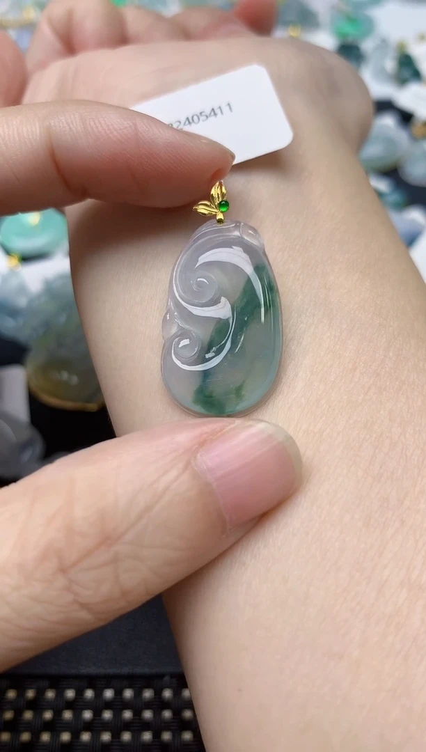 颈饰18K金镶嵌翡翠天然缅甸A货翡翠