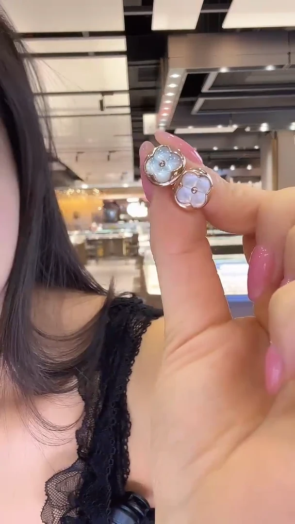 18K金镶嵌贝壳（贝母）耳钉耳钉
