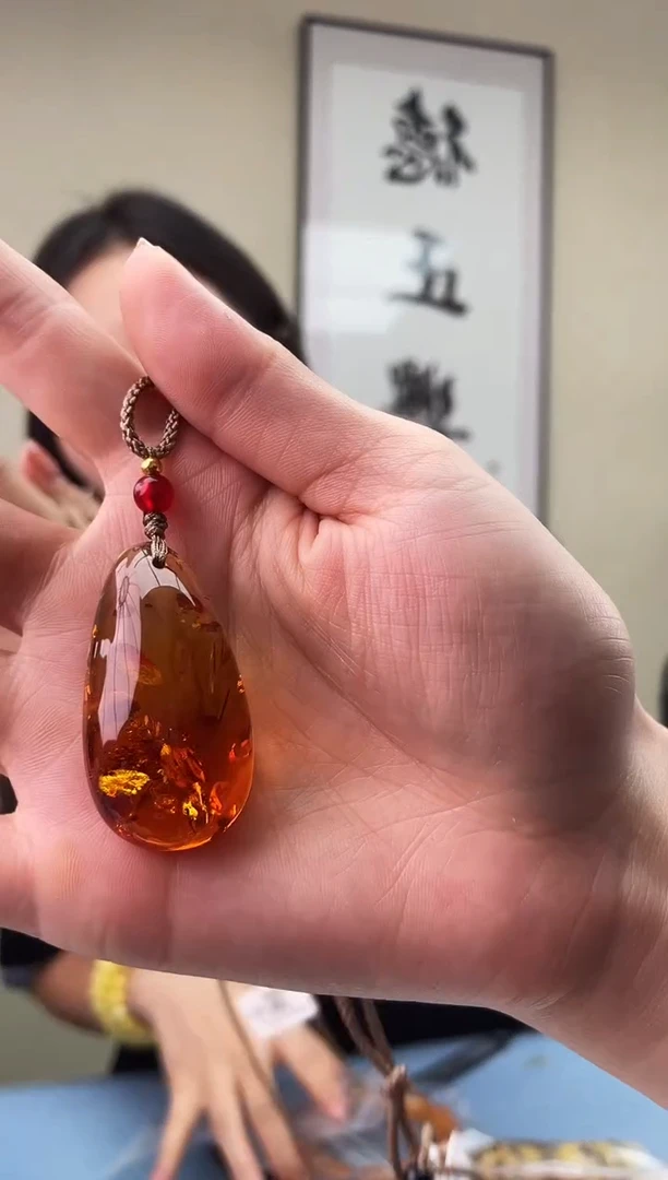 琥珀未镶嵌珠宝奇石T0假一罚十多样性发其一