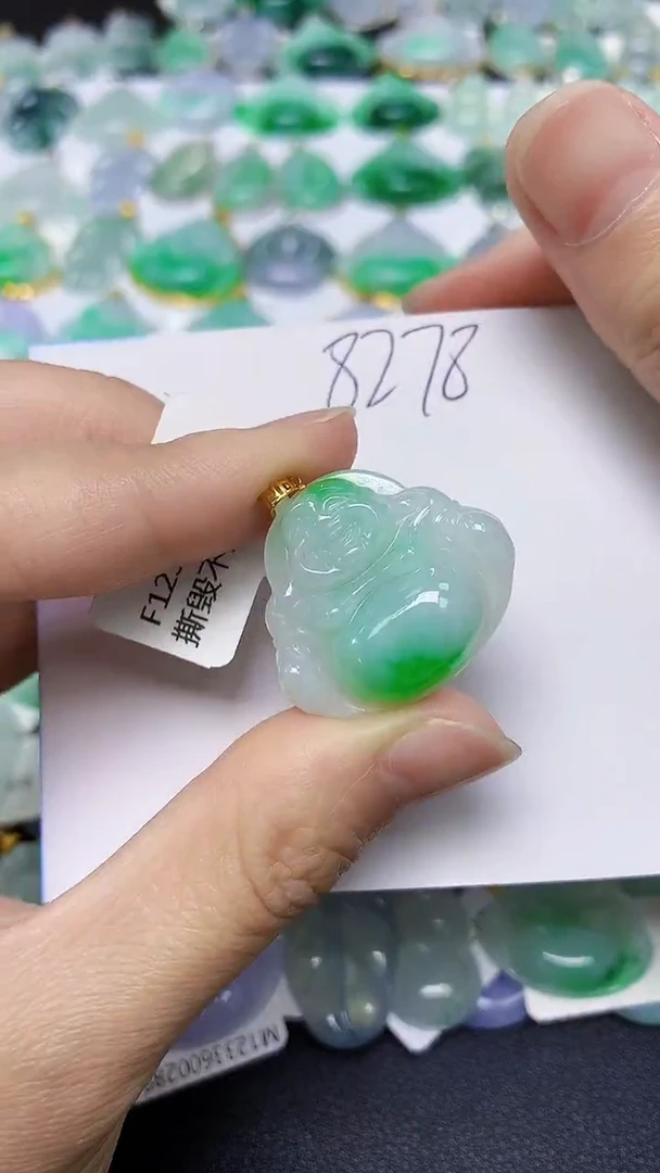 翡翠18K金镶嵌颈饰 天然缅甸翡翠A货