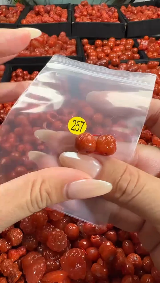 颈饰未镶嵌南红玛瑙1