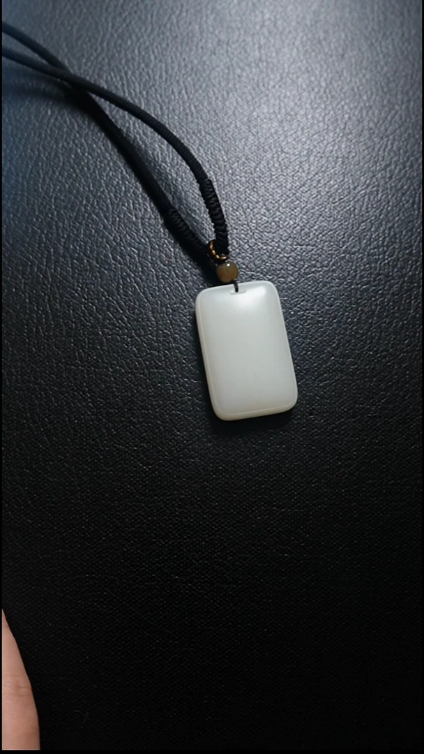 颈饰未镶嵌和田玉无事牌