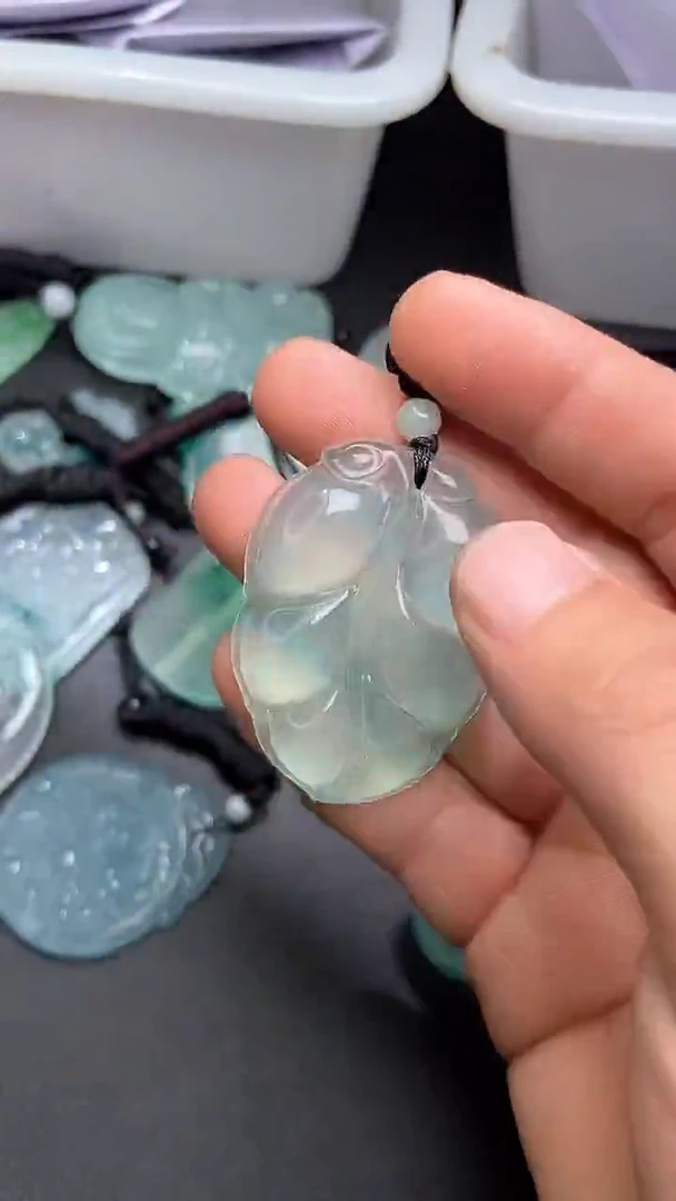散珠翡翠含赠品绳子发货YZ  DA
