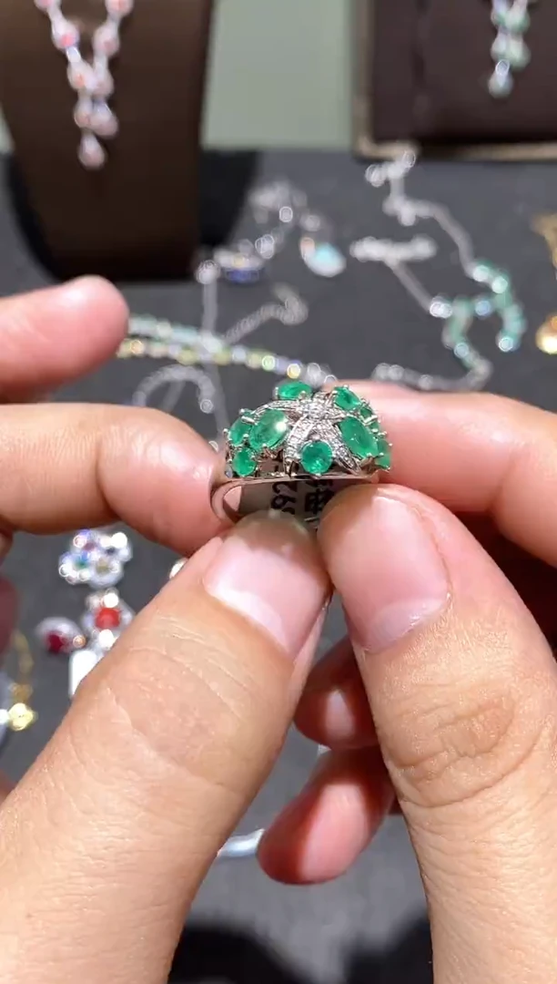 银S925镶嵌戒指祖母绿戒指