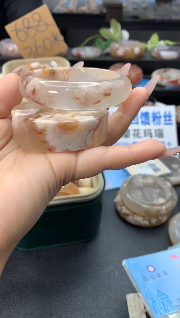 未镶嵌手镯石英质玉（56-57圈口）赠送镯心