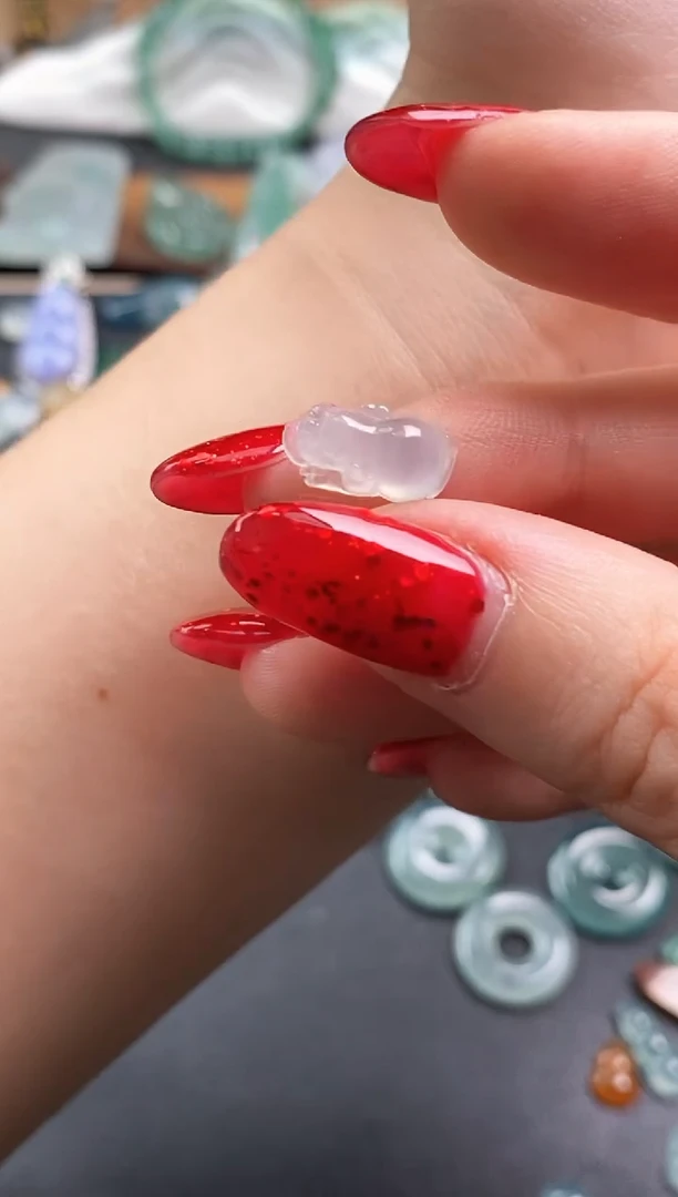 颈饰未镶嵌翡翠金蟾