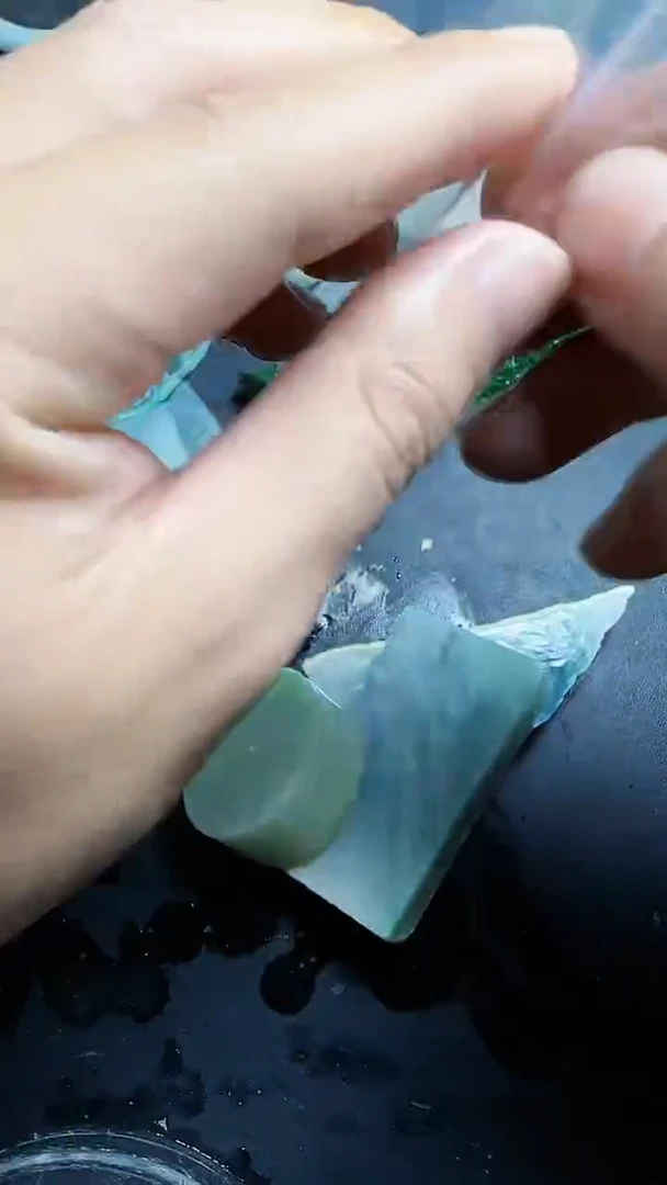 翡翠挂件未镶嵌059翡翠