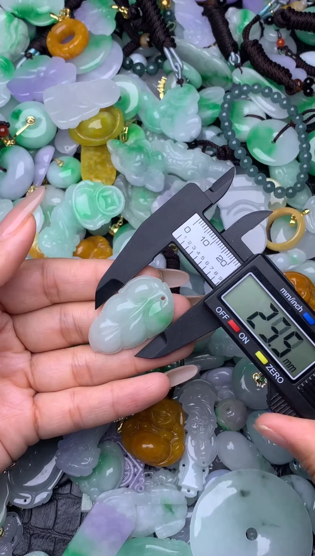 翡翠未镶嵌颈饰天然缅甸翡翠吊坠