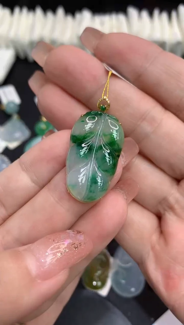 吊坠(不含链)18K金镶嵌翡翠11