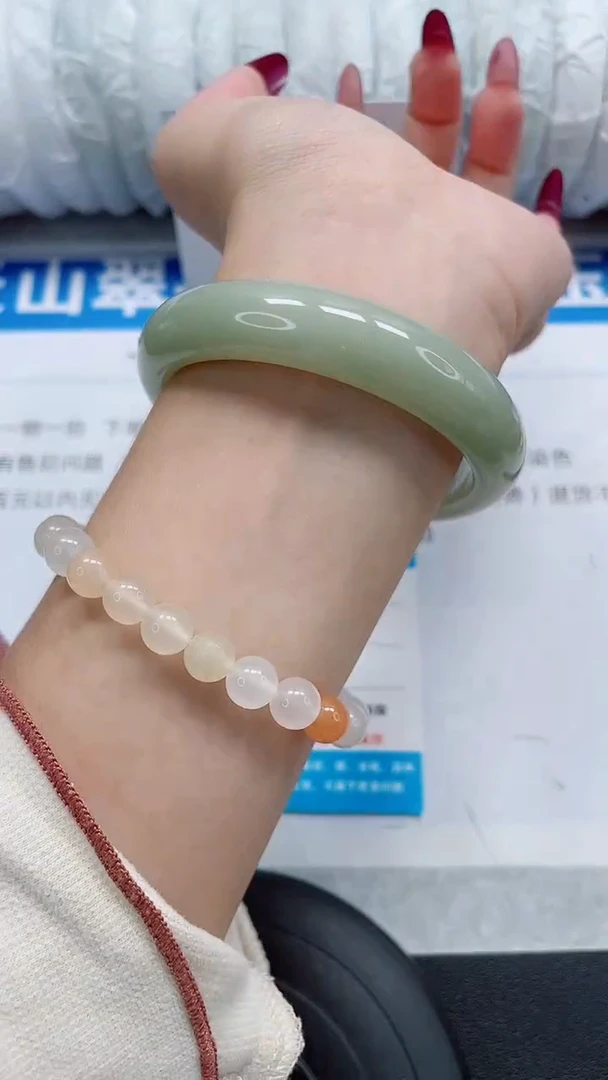 未镶嵌手镯石英质玉136-59/60