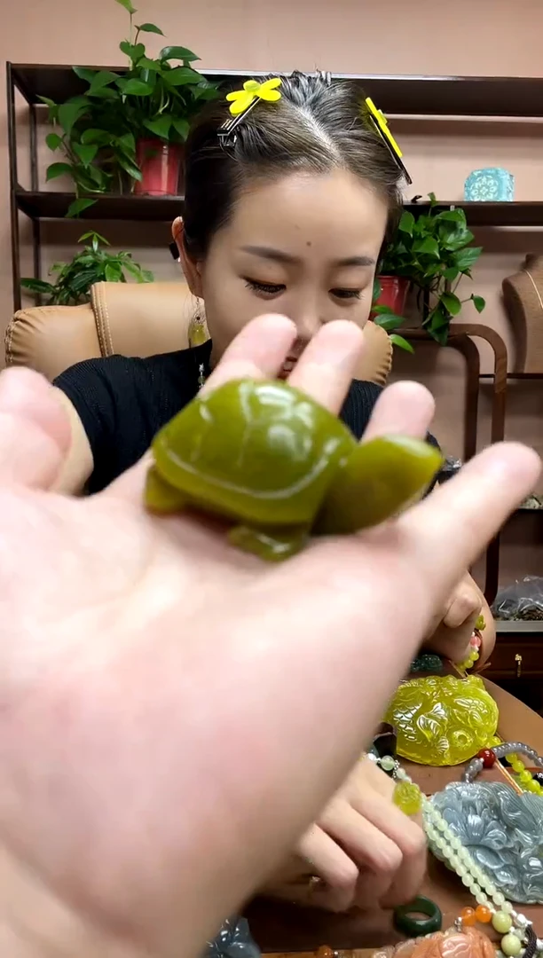 未镶嵌岫玉吊坠多样性发货发其中之一