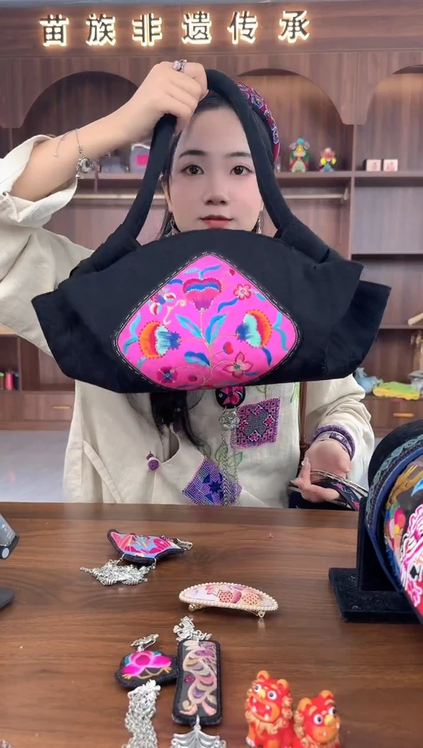 织绣扶光苗绣传承L1
