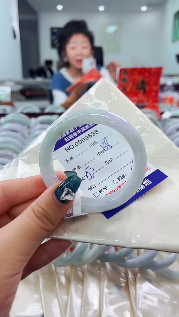 翡翠手镯未镶嵌天然缅甸A货翡翠