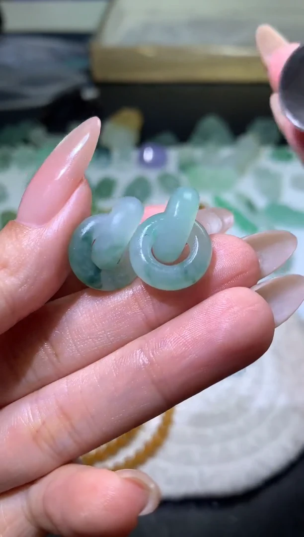 未镶嵌定制翡翠毛货  17.9-14.2-5