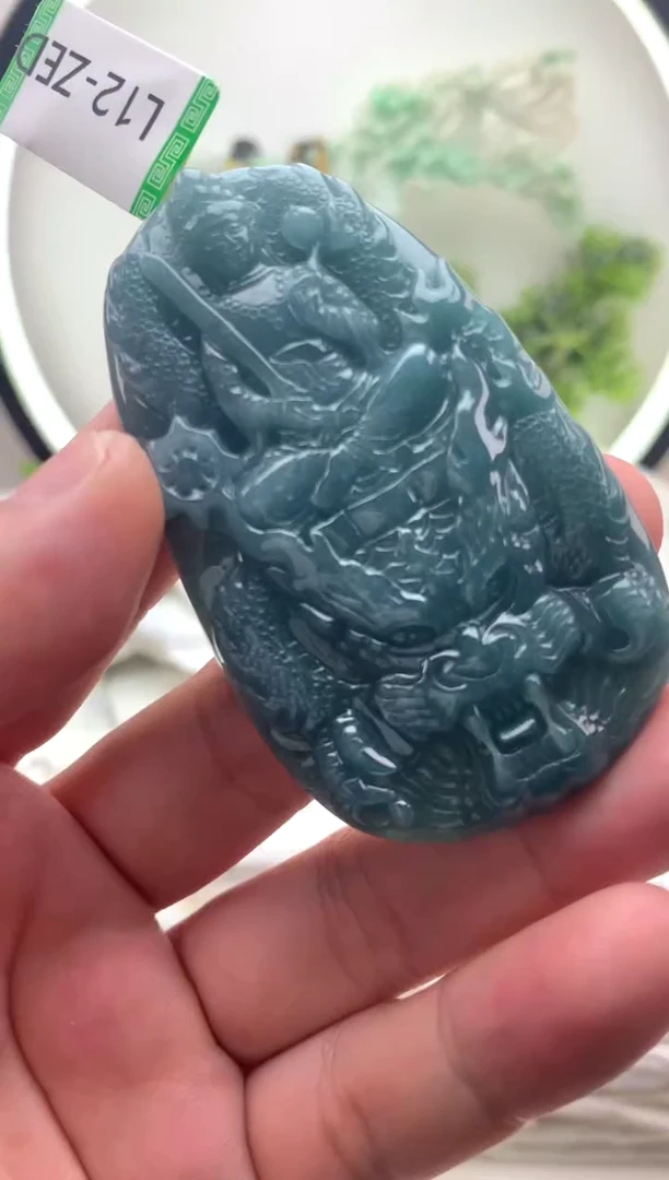 颈饰未镶嵌翡翠虚空藏