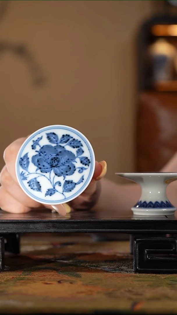 古官慕明青花牡丹盖置