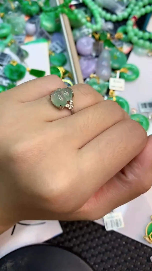 颈饰未镶嵌翡翠1