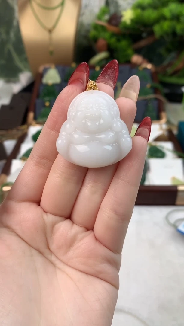 颈饰未镶嵌和田玉吊坠