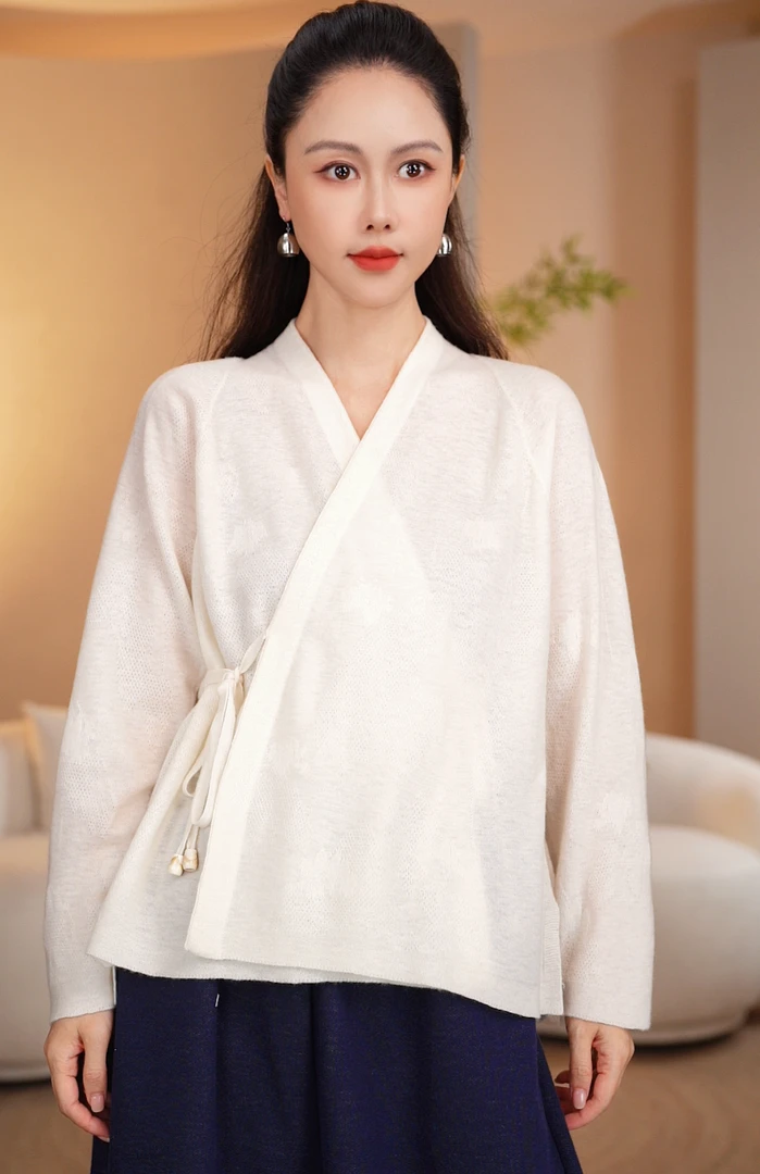 初见十三娘『雪吟』新中式国风绵羊毛外套针织百搭气质长袖早秋时尚