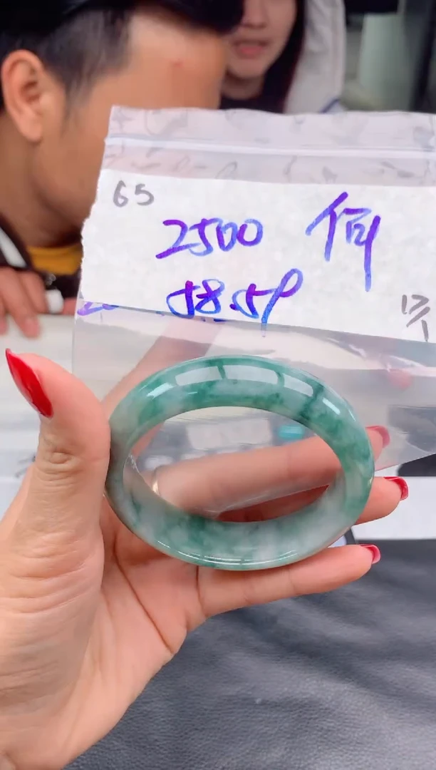 【闪购商品】定制翡翠未镶嵌65毛货需精细抛光手镯多样性拍一发一