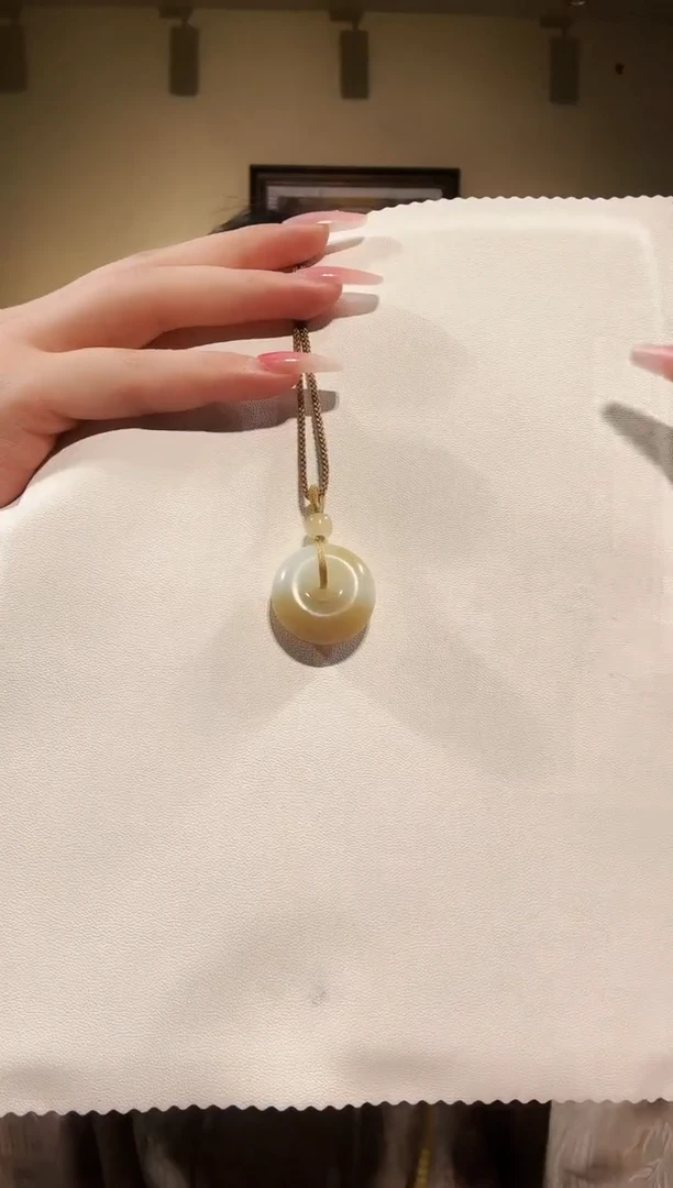 颈饰未镶嵌和田玉项链