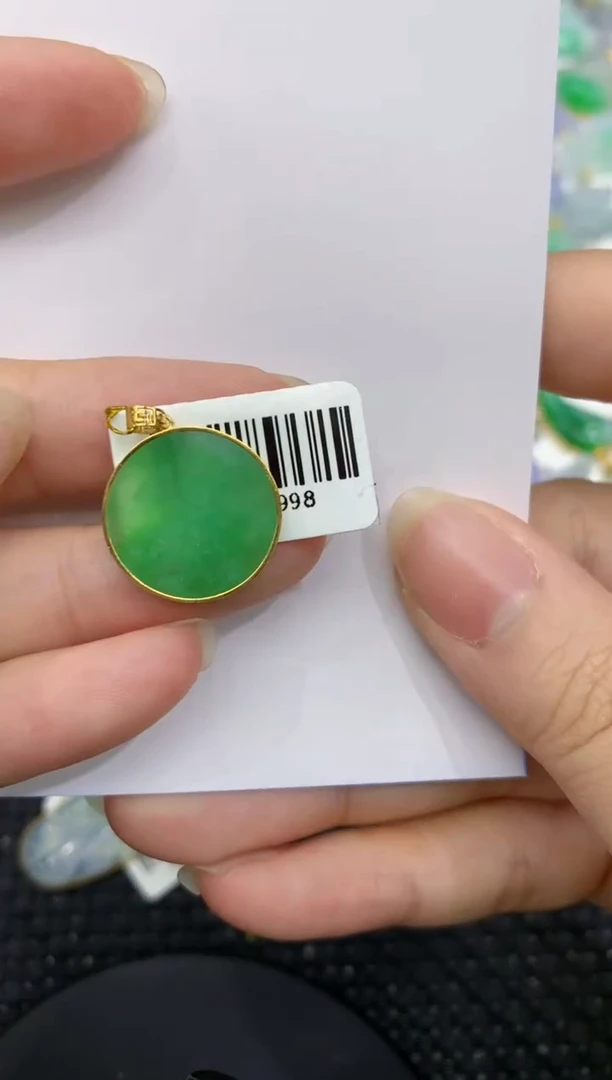 【闪购商品】翡翠颈饰18K金镶嵌8888888888