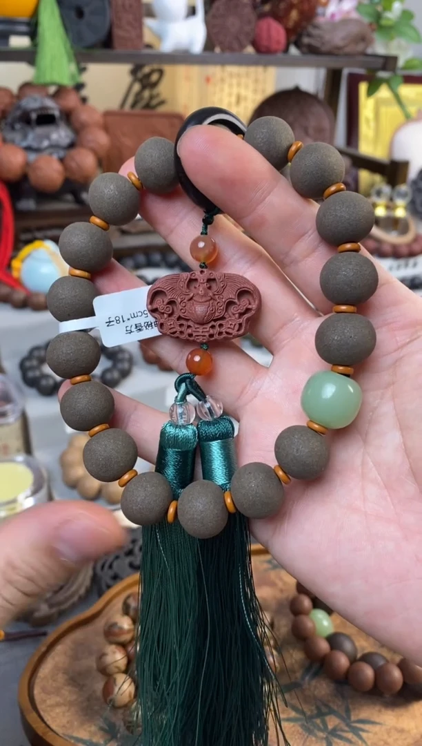 泥塑雪中春信合香手持款