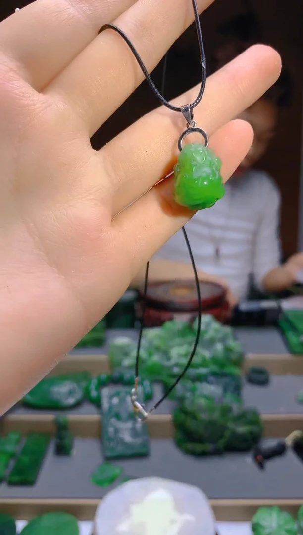 【闪购商品】和田玉（碧玉）珠宝半成品未镶嵌随机发货1个