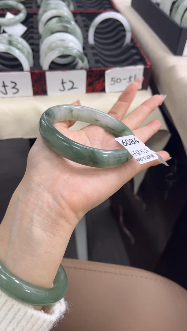 未镶嵌手镯石英质玉6084