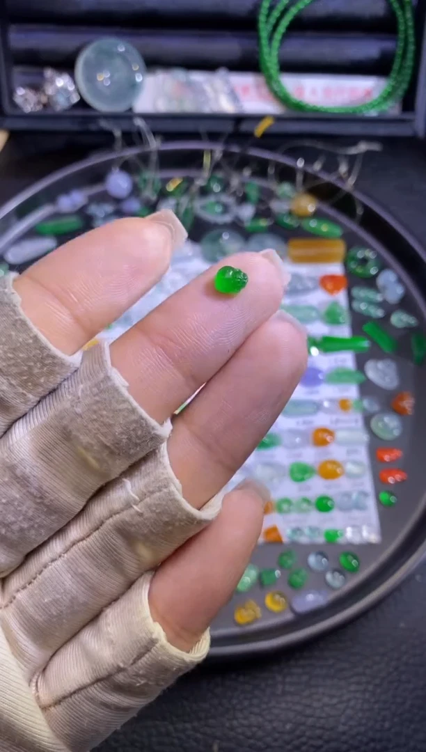 未镶嵌挂件翡翠金蟾