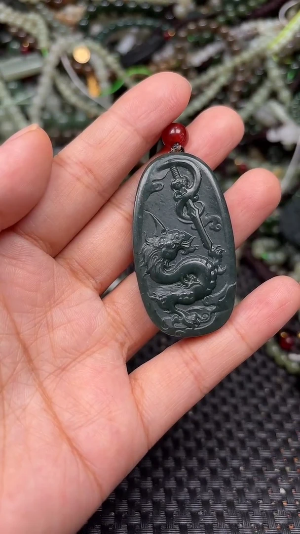 颈饰未镶嵌和田玉1