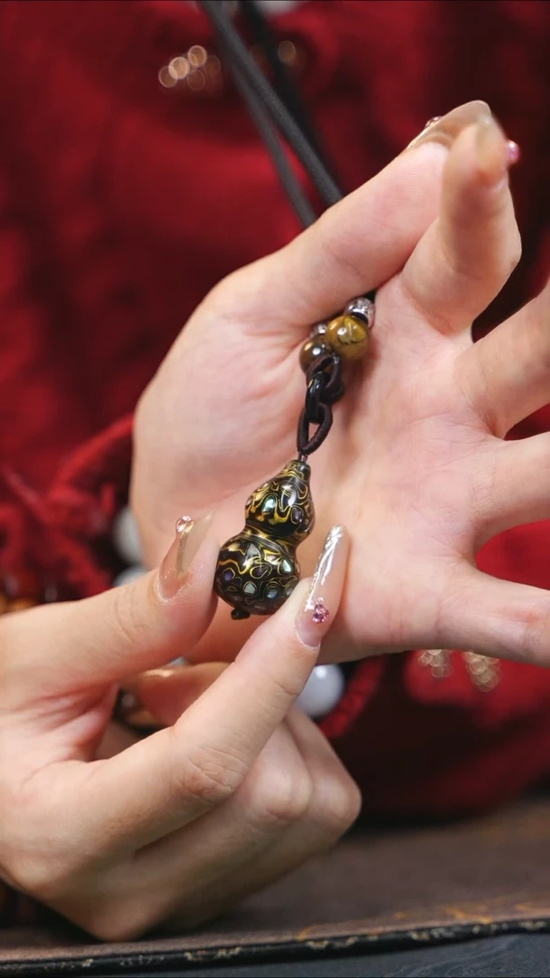 【闪购商品】黑金大漆紫光檀螺钿小脖挂