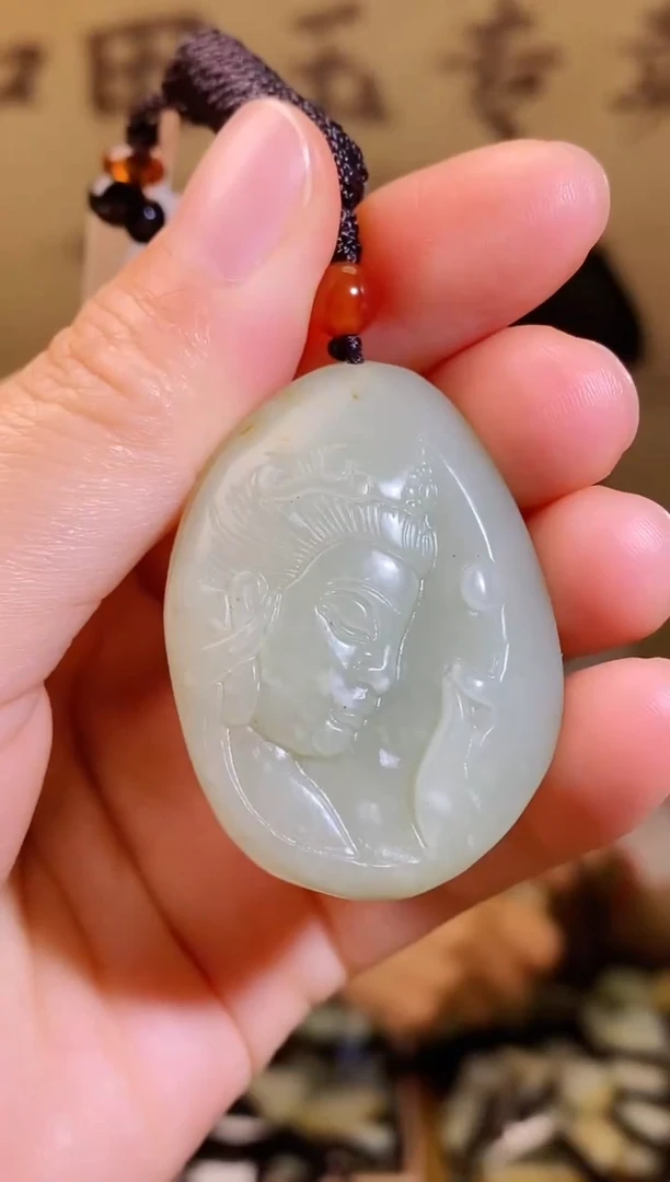 和田玉未镶嵌颈饰1