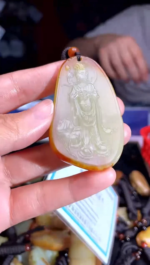 和田玉未镶嵌颈饰1