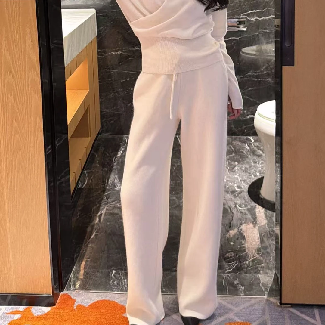 秋冬简约显瘦咩绒百搭直筒裤 （现货） 秋冬简约显瘦咩绒百搭直筒