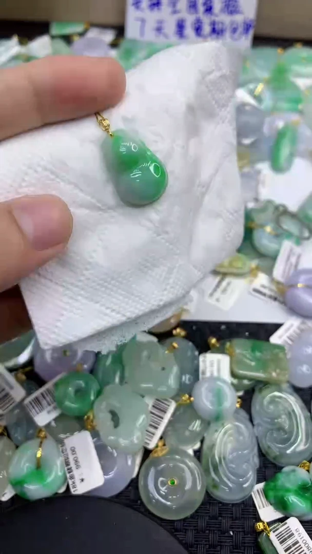 颈饰18K金镶嵌翡翠天然缅甸A货翡翠