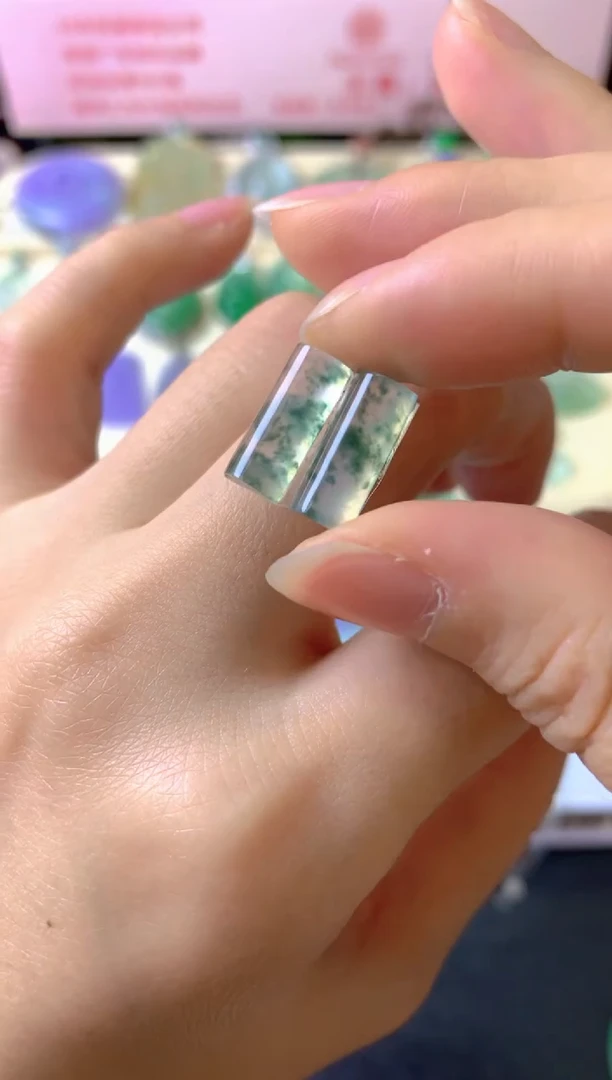 未镶嵌定制翡翠用****1裸玉（客户意向镶嵌）