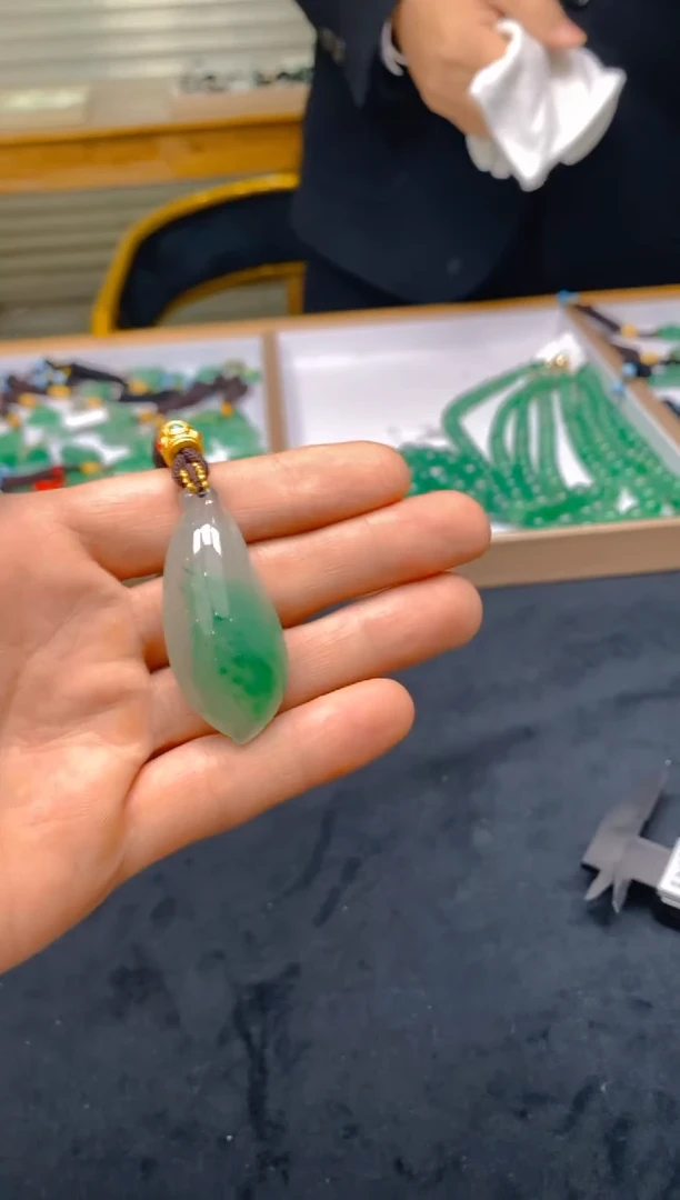 【闪购商品】石英质玉颈饰未镶嵌冰美人非洲翠056
