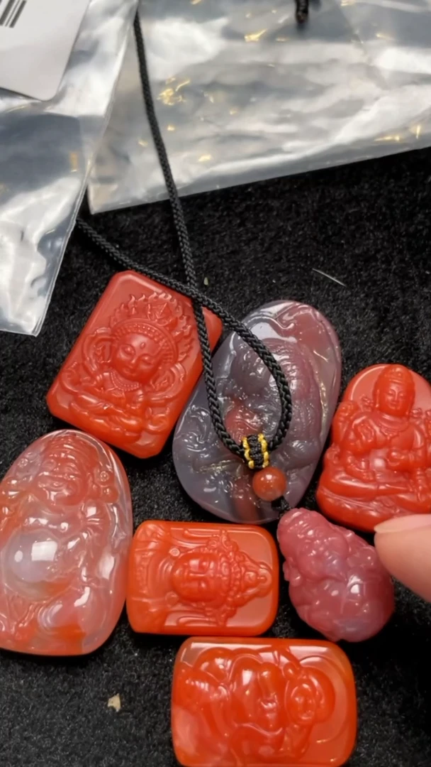 白玉菩提吊坠1819-524多样性发货发其一