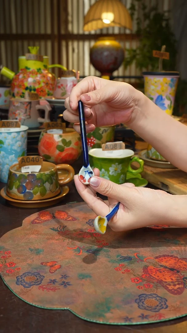 杯子景德镇高温釉下手绘陶瓷