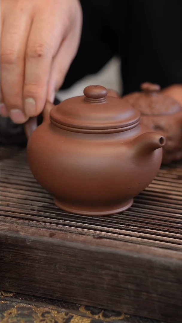 茶壶紫砂掇只 变色龙 半手工 350cc