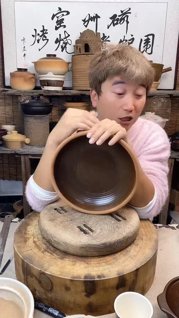 土陶口径26cm复古土菜钵（无盖）