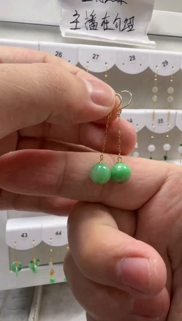 18K金镶嵌翡翠耳饰缅甸天然A货翡翠