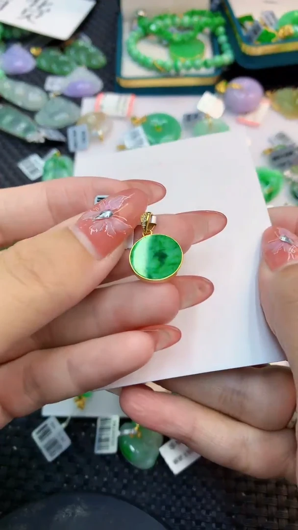 颈饰未镶嵌翡翠1