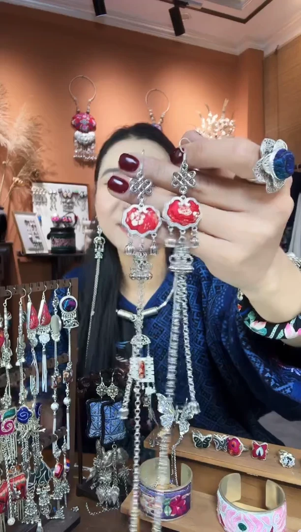 【闪购商品】刺绣纯手工民族风耳环