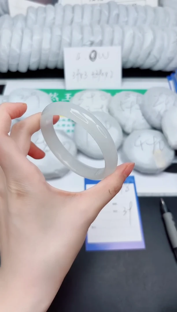 石英质玉手镯未镶嵌198-60.7